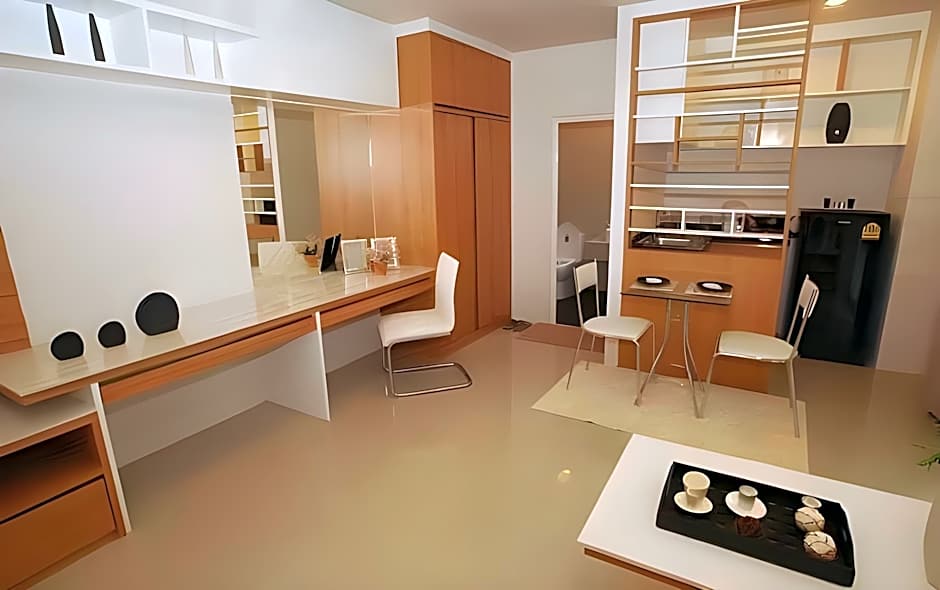 Riski Residence Ngamwongwan