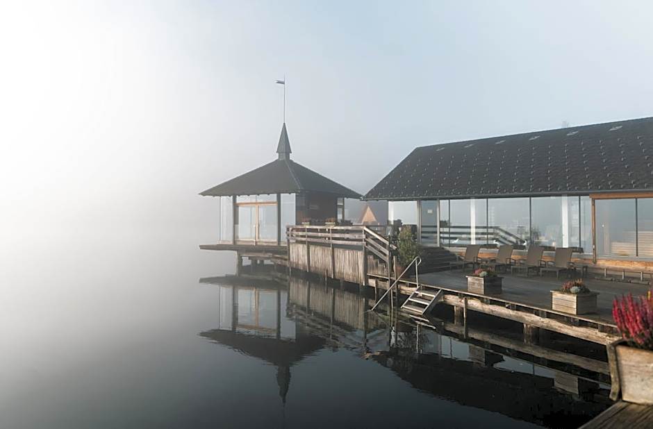 TAUROA Seehotel Grundlsee