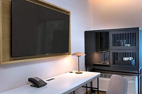 Standard Room, 1 King Bed, Garden View