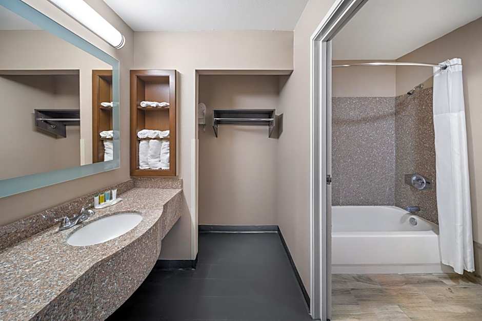 Super 8 by Wyndham Lubbock West