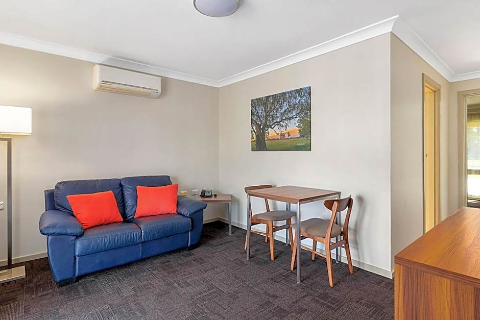 Quality Inn Carriage House