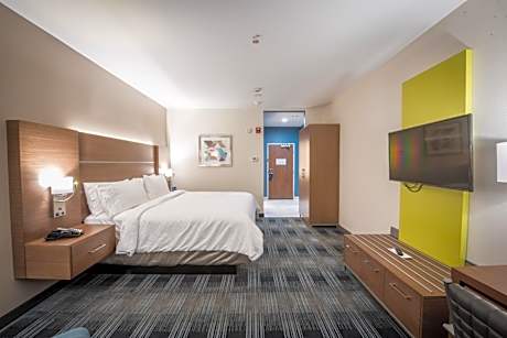 King Room with Walk-in Shower - Communications Accessible