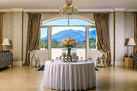 Killarney Oaks Hotel