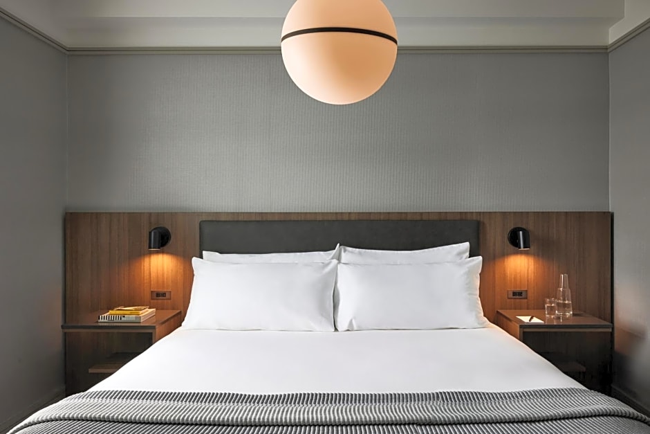 The Melrose Hotel
