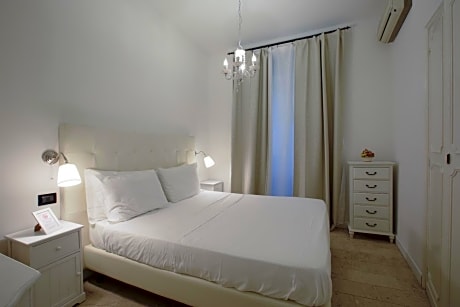 Double Room with Private External Bathroom
