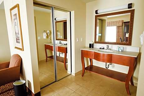 1 King Bed Nonsmoking