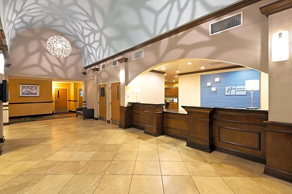 Holiday Inn Express Suites Little Rock West, an IHG Hotel