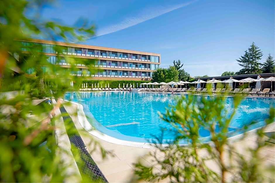 Sky Blue Hotel & Spa