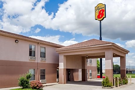 Super 8 by Wyndham Harrisburg