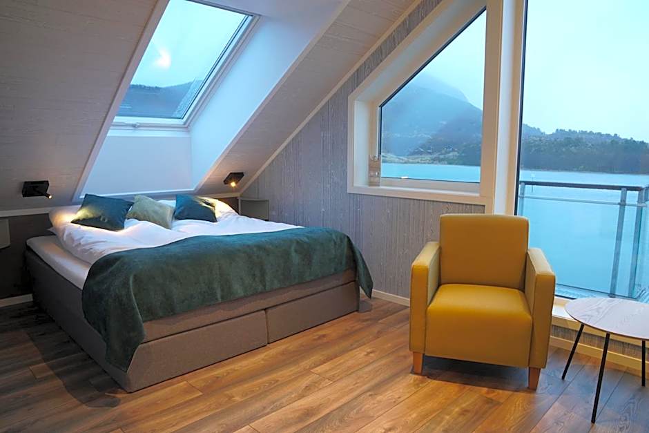 Senja Fjordhotell and Apartments