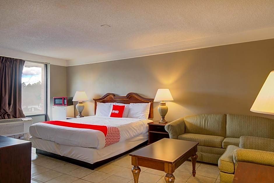 OYO Hotel Douglas GA US-441