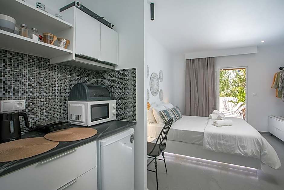 Calma Luxury Studios & Suites