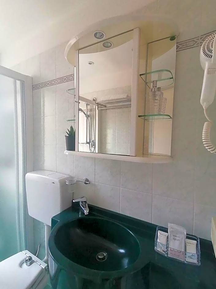 California Pastry Hotel