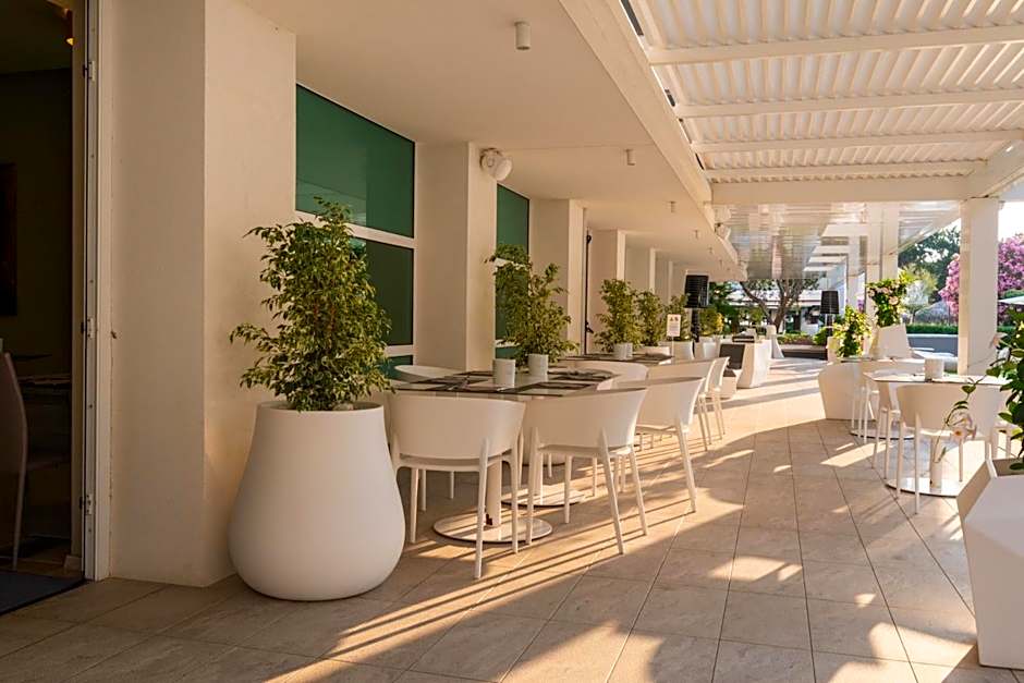 International Beach Hotel