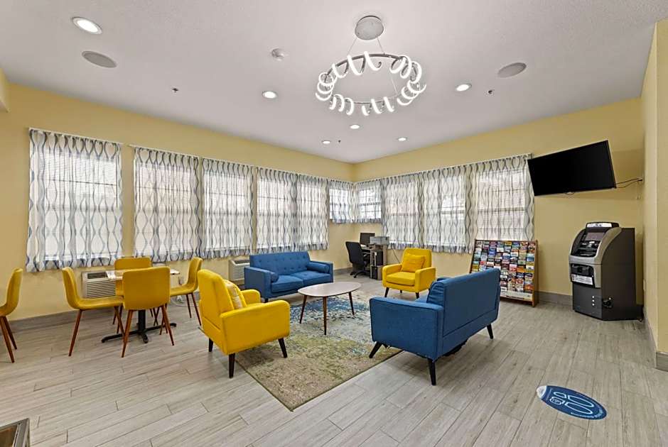 Days Inn & Suites by Wyndham Ft. Worth DFW Airport South