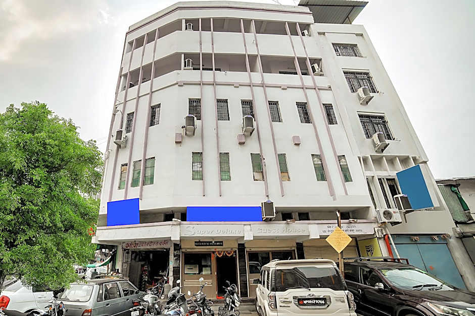 Super Deluxe Guest House by OYO Rooms