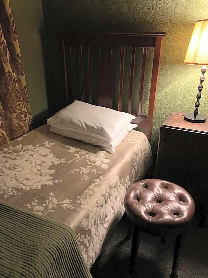 PAVILION ROOMS AT NO. 26