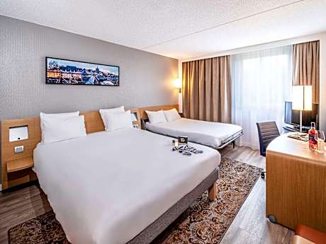 Superior Room with one double bed and one sofa bed