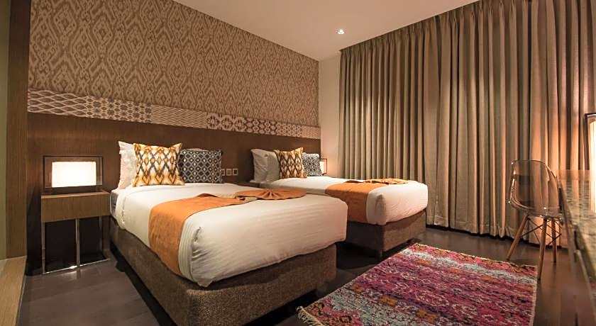 HOTEL GALLERY 67