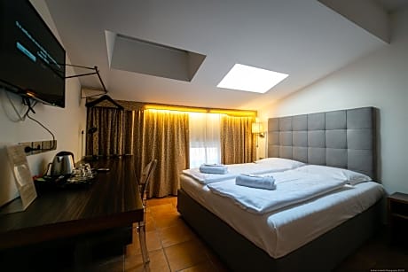 Double Room with Water Jet Shower