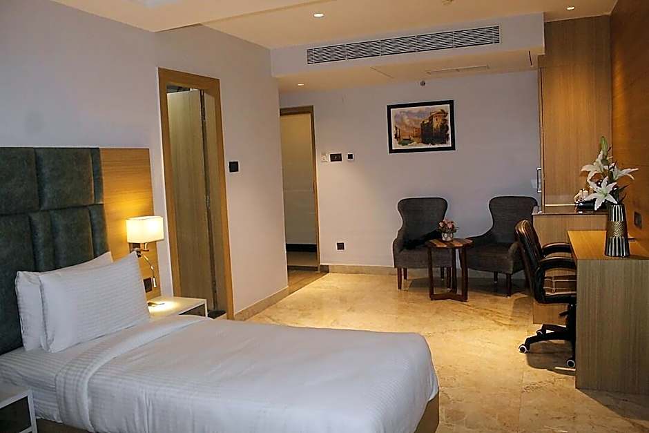 LUXUS INN DHANBAD