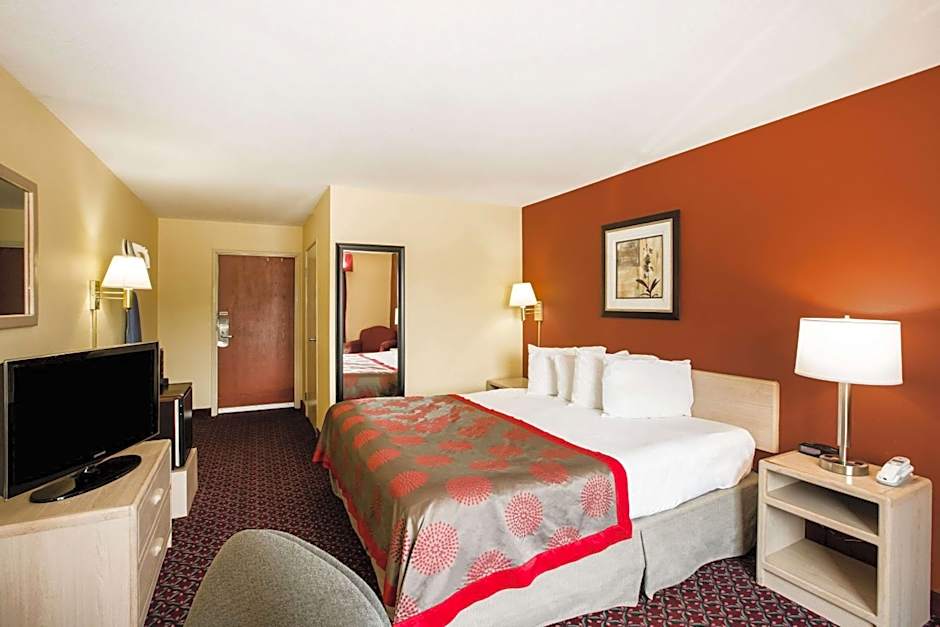 Photo 1 of 5 of 1 King Bed, Mobility Accessible