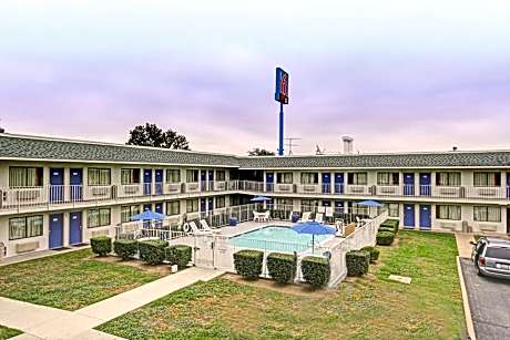 Motel 6-San Marcos, TX