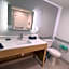 Wingate by Wyndham Athens Near Downtown