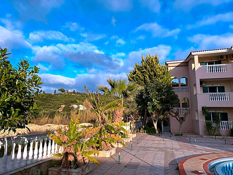 Sandy Maria studio 701