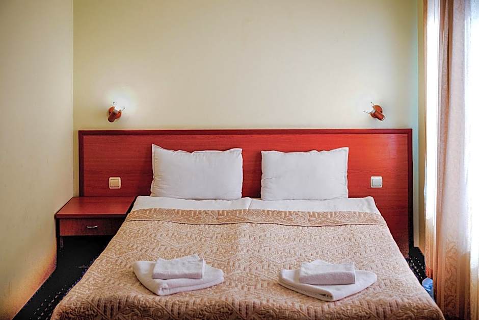 Dionis Hotel