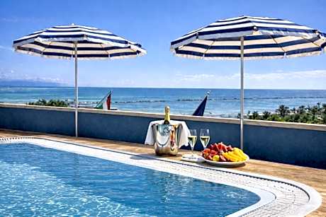 Hotel Holiday