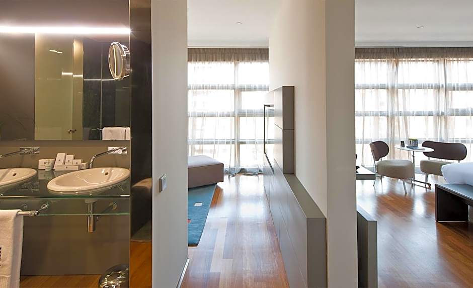 Hotel Reina Petronila