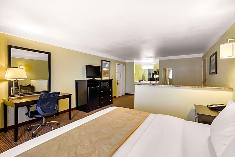 Quality Inn & Suites Gallup I-40 Exit 20