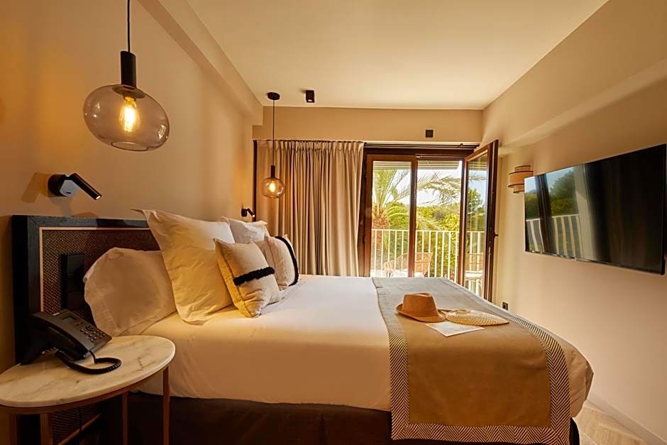 Belle Marivent Mediterranean Petit Hotel