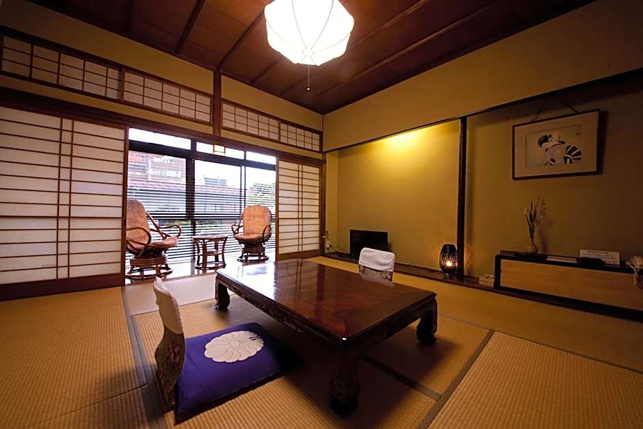 Ryokan Sennari (13 years or older)