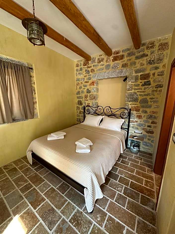 Arapis Rooms & Suites