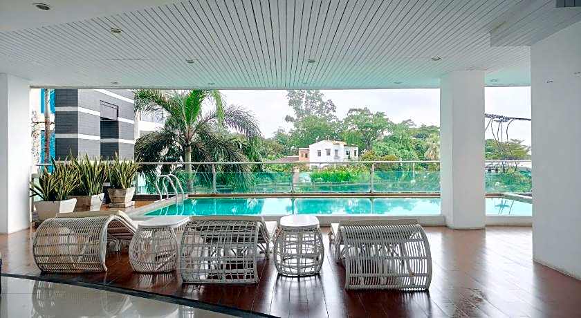 Royal Beach View Suites