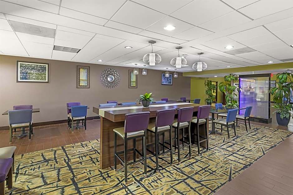 Best Western Plus McDonough Inn & Suites