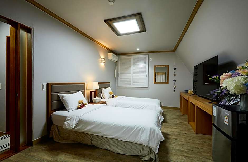 Buan Tree California Hotel