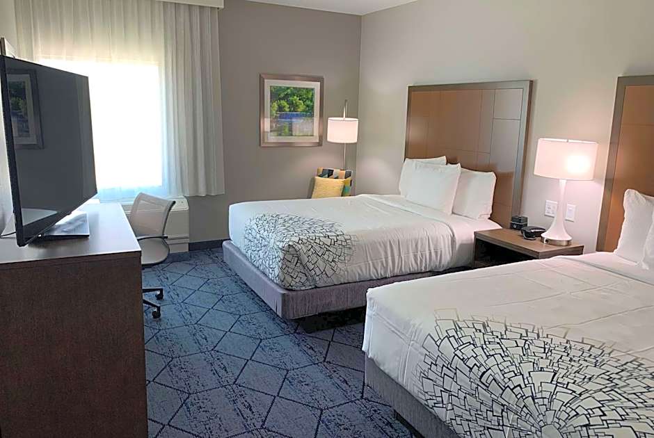 La Quinta Inn & Suites by Wyndham Round Rock near Kalahari