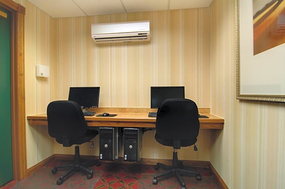 Country Inn & Suites by Radisson, Chanhassen, MN