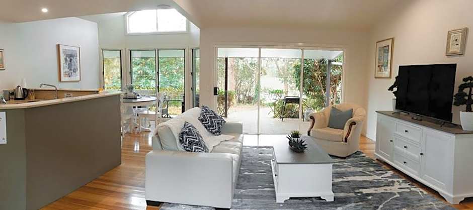 Lake Russell Lakeside Retreat