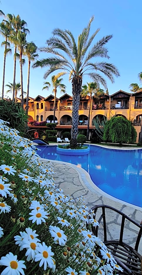 Green Paradise Beach Hotel