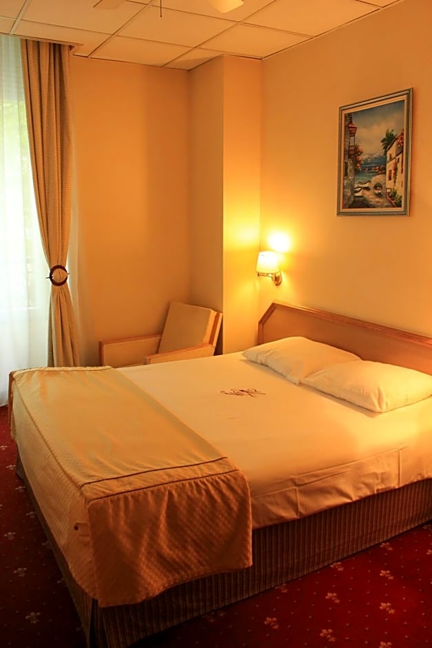 Hotel Foch