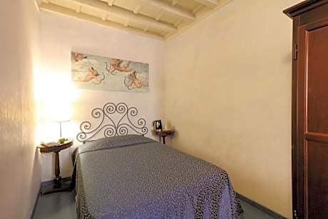 Single Room with Shared Bathroom