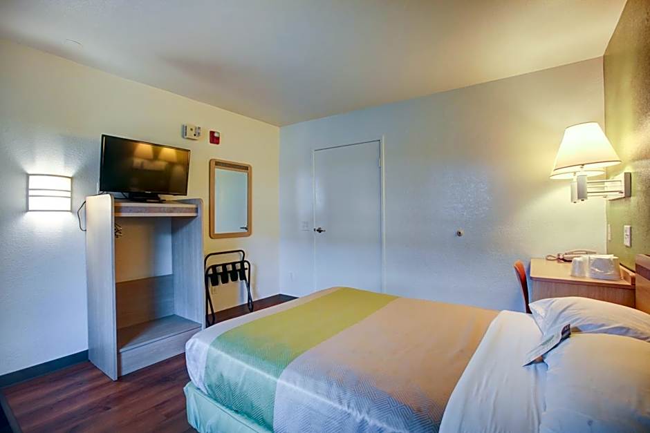 Motel 6-Elkton, MD