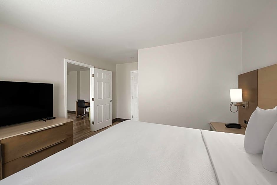 Days Inn by Wyndham Monterey Downtown