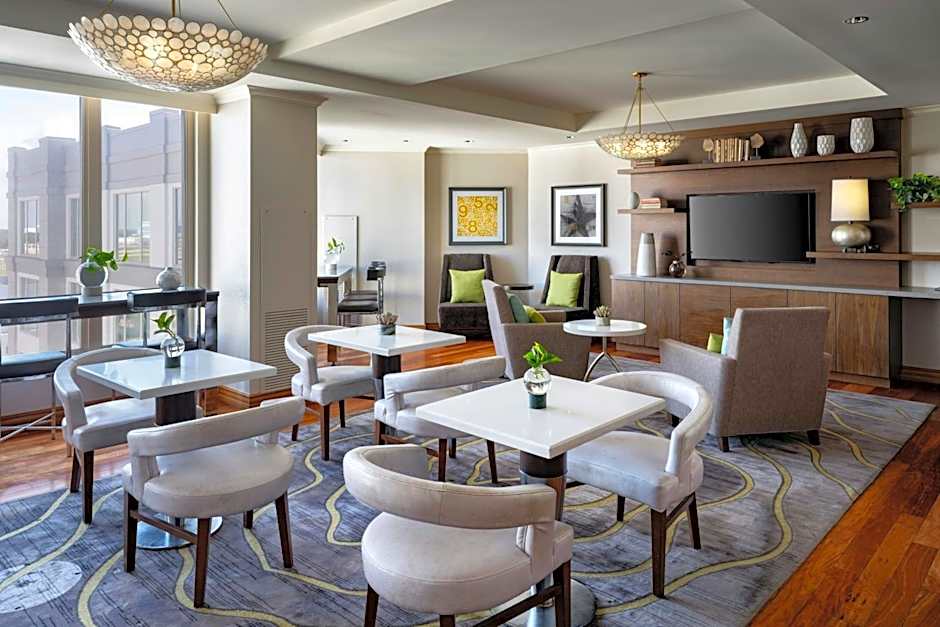 Renaissance by Marriott Tampa International Plaza Hotel