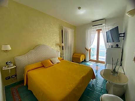 Deluxe Double or Twin Room with Sea View