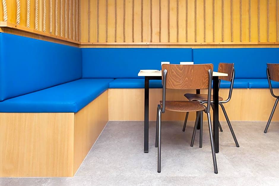 ARCONA - Übernachten auf dem Wasser - direkt am Bontekai